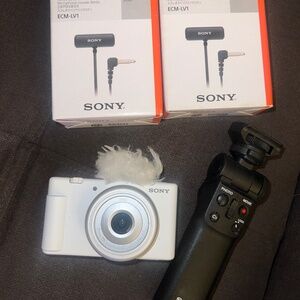 Sony ZV-1F + Handheld Bluetooth Tripod & Microphones (Bundle)